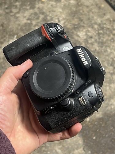 Nikon d80 2mp digital slr - 10.2mp,