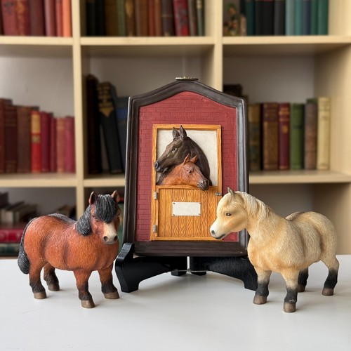 Leonardo horse figurines - horse,