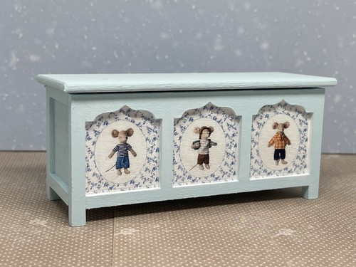 12th scale dolls - 1:, house