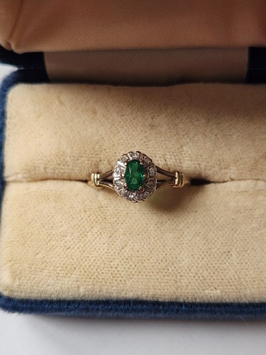 Emerald diamond halo 9ct - 💚emerald,