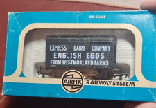 Airfix 54301-7  Express Dairy 12 Ton  Wagon