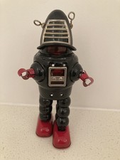 Vintage Style Planet Robot