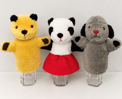 Sooty sweep soo - sooty, hand