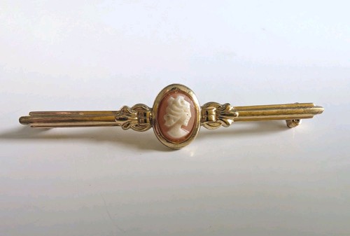 Vintage gold tone victorian - gold,