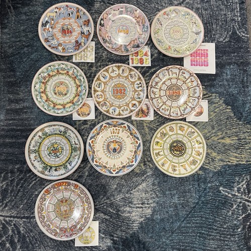 Wedgwood calendar plates - wedgwood,