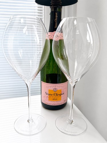 Veuve clicquot champagne - clicquot,
