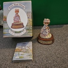 Little Nook Village - Lady