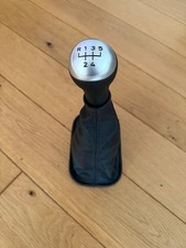 PORSCHE   964  TURBO BLACK LEATHER GEARKNOB.