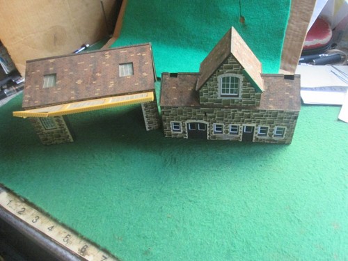 Hornby station goods - x,