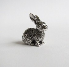 Rabbit figurine, solid