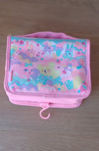 Smiggle toiletry bag pink - smiggle,