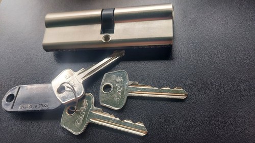 New door lock barrel - new,