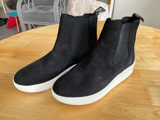 Womens black Timberland Nubuck Pull on Boots 5 New without Tags