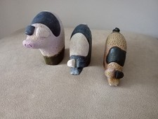 Farmyard Fun By Artforum Family Of 3 Pigs - Snuffle - Oink - Grunt - Vgc