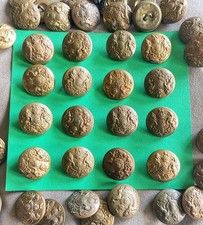 ORIGINAL WWI/WWII GENERAL SERVICE BUTTONS. LARGE TUNIC. SEE DESCRIPTION.