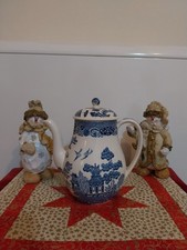 Wedgwood China / Willow Blue