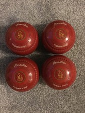 Henselite Tiger Pro Lawn Bowls Size 4, Red