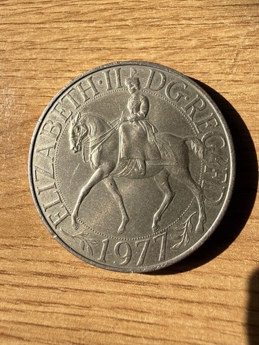 Rare 1977 queen - 1977, elizabeth