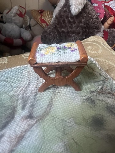 Dolls house dressing - dolls, table