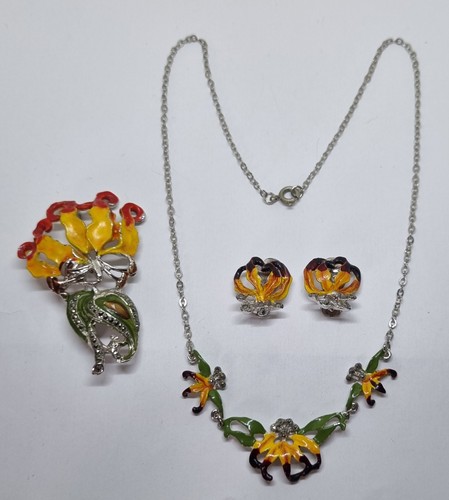 Vintage bomarc necklace - vintage,