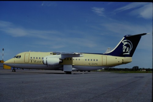 RC699_G-ZAPK_TITAN