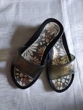 Ladies Brown Grendha Made In Brazil  Sandal size 4 Vintage 