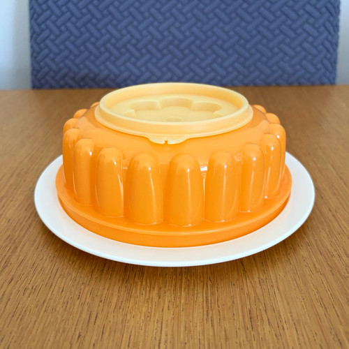 Tupperware jelly jello mould - jello,