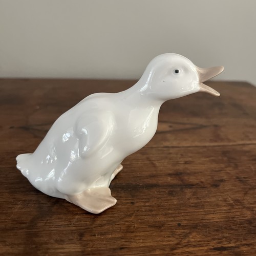 Nao lladro little - nao, by