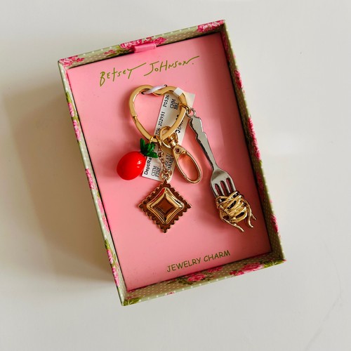 Betsey johnson bag charm pasta - betsey,