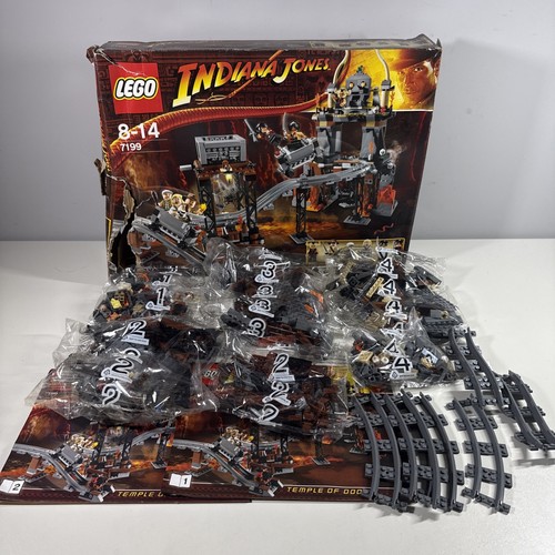 Lego indiana jones - jones:, temple