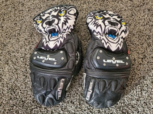 Level gloves mittens - level,
