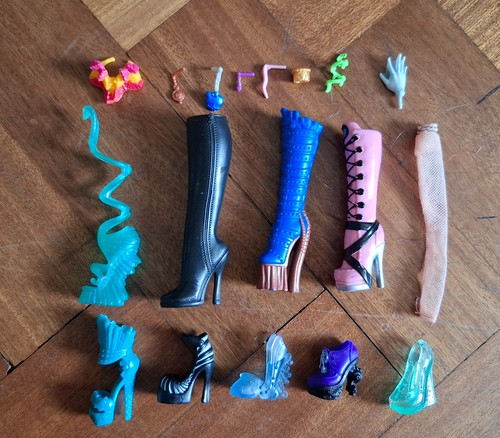 Monster high doll - monster, accessory