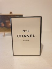 No. 19 Chanel 1970 Extrait