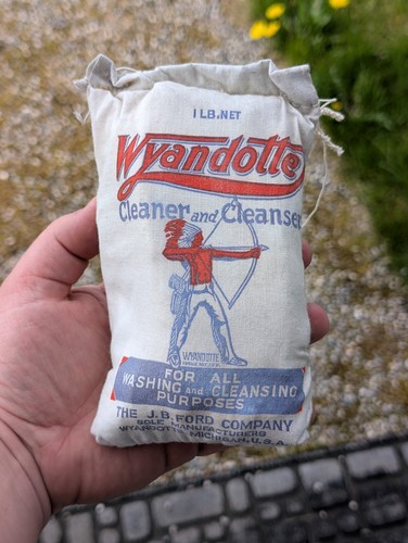 Wyandotte cleaner and - wyandotte, cleanser