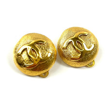 CHANEL 2850 CC COCO logo Earrings Round Gold Vintage Authentic accessory JAPAN