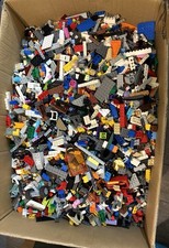 1 Kilo Box of Random Mixed LEGO Plus 1 Random Mini Figure