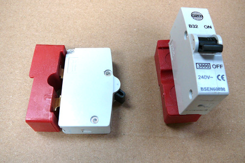 Wylex 3000 plug push in - x,