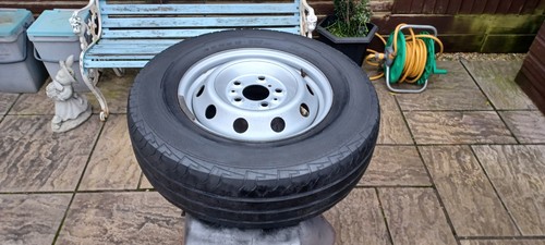 Steel wheel with - with, tyre