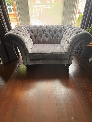Large single love seat - /,