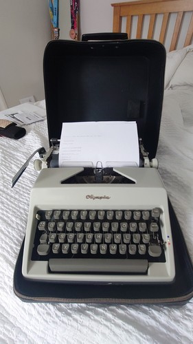 Vintage olympia sm9 portable - olympia,
