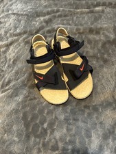NIKE men's ACG AIR Deschutz