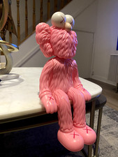 Kaws Pink Sitting Seeing/