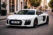 V10 YNV PRIVATE NUMBER PLATE