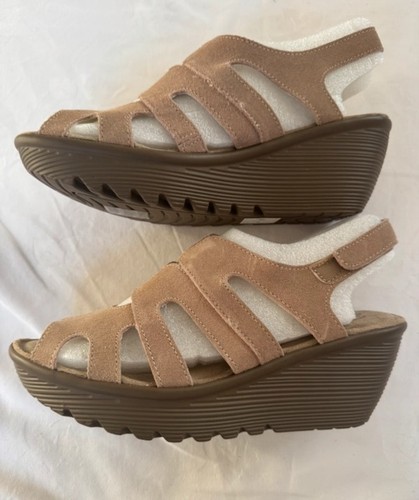 Skechers woman beige wedge - woman’s,