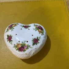 Royal Albert ~ OLD COUNTRY