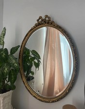 Vintage Large Oval Bow Detail
