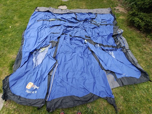 Gear rock with footprint - with,