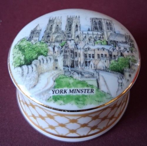 Falcon china pill trinket - or,