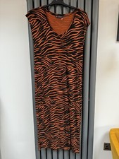 New Ex Chain Store  brown and