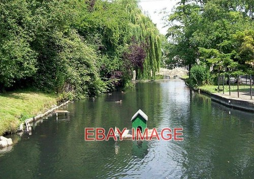 Photo duck house - photo, river